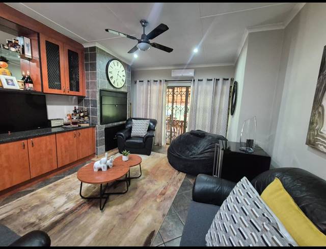 3 BEDROOM HOUSE FOR SALE IN VANDERBIJLPARK SW 5